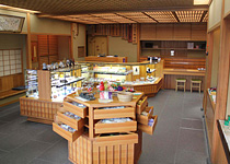 香老舗 松栄堂 京都本店 - 京都で暮らそう